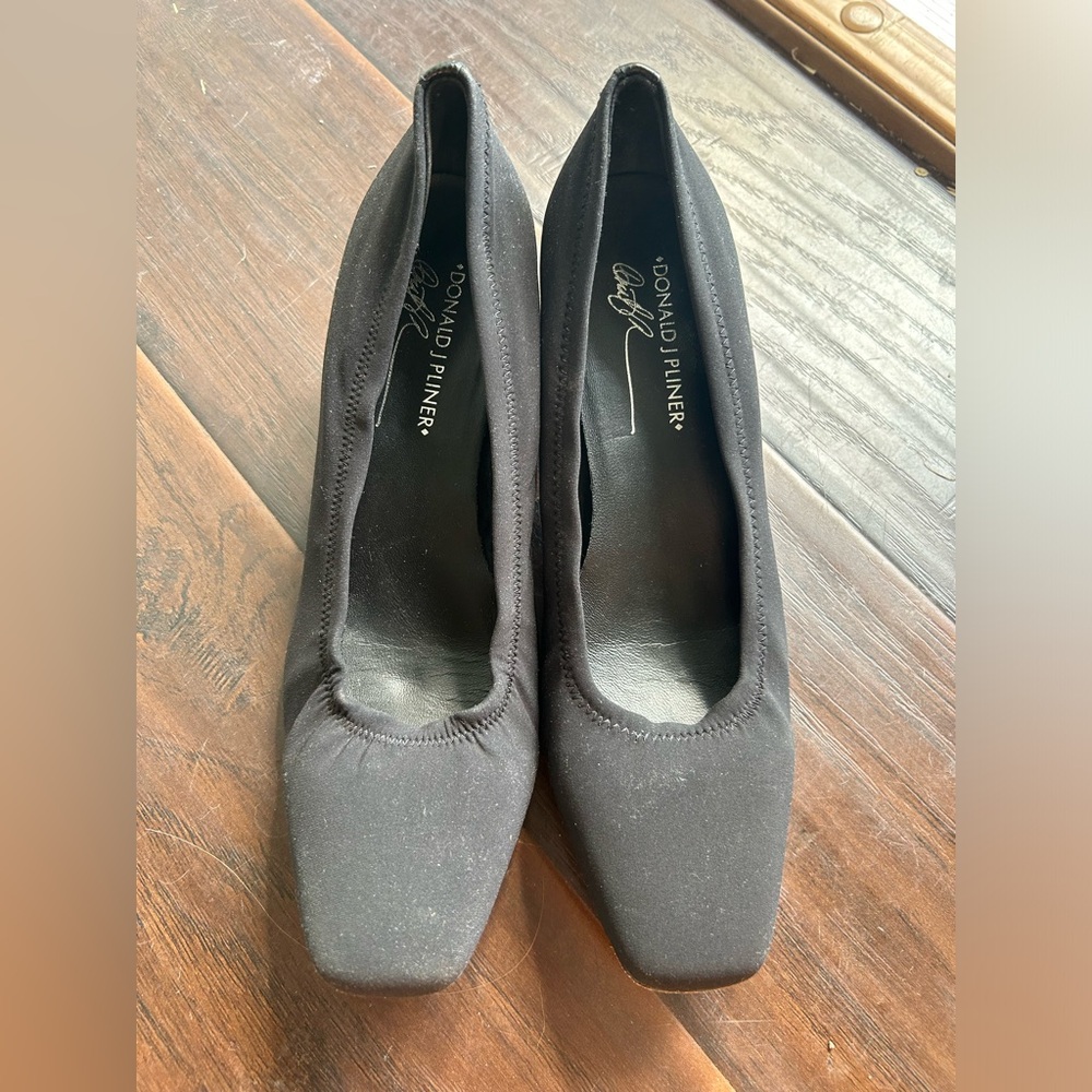 Donald J.Pliner kitten heels